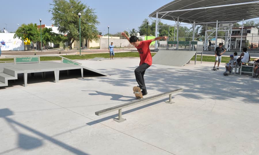 Obstáculos de rieles para patinetas